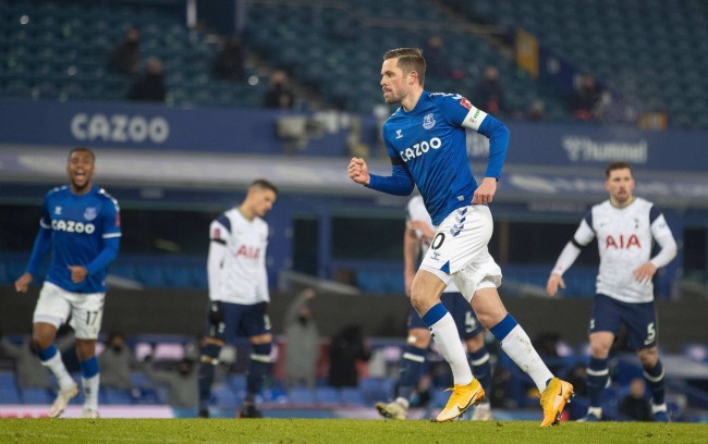 间引起了轰 间引起了轰